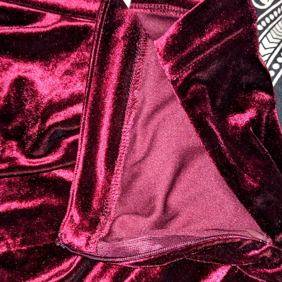 NWT Forever 21 velvet skirt - Picture 3 of 4